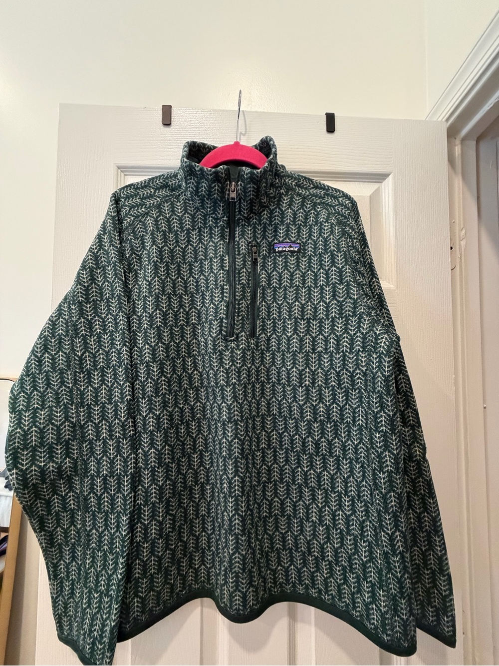 Patagonia Men’s Dark Green Patterned Quarter-Zip Fleece Pullover